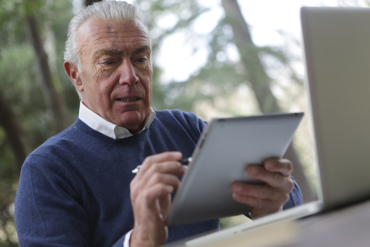 The Best iPad accessories for seniors